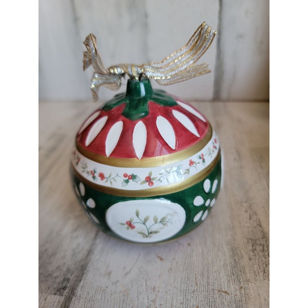 Pfaltzgraff winter berry ball ornament Xmas ceramic - Picture 4 of 5